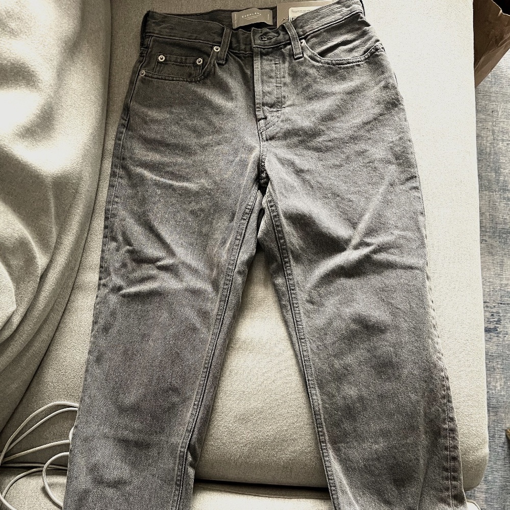 NEW WITH TAG - Everlane 90s Cheeky Jeans - Size 24 Crop